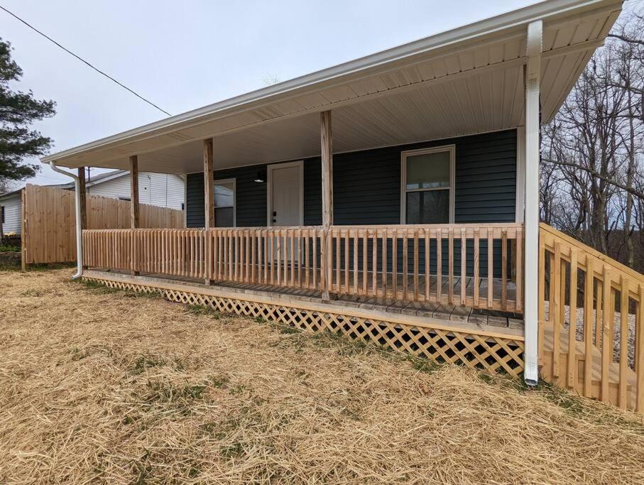 Summerlee Suite - Beautiful Remodeled Farmhouse Oak Hill Bagian luar foto