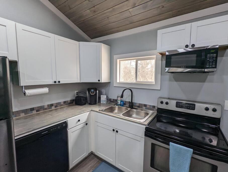 Summerlee Suite - Beautiful Remodeled Farmhouse Oak Hill Bagian luar foto